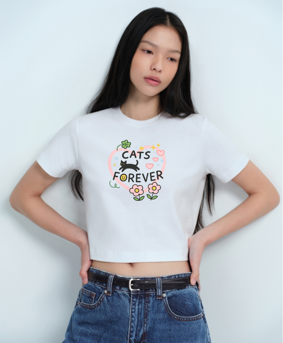 Cute Cat Lover Crop Top | Women's Festival Shirt, Gift for Cat Moms, Summer T-Shirt, Cute Floral Design, Casual Wear