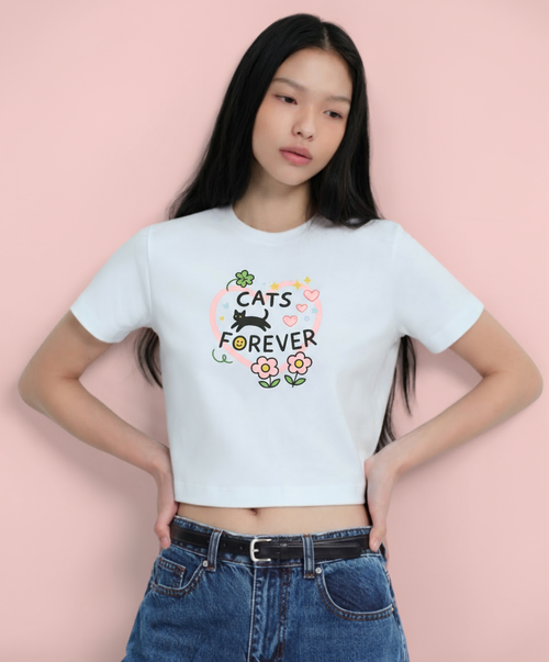 Cute Cat Lover Crop Top | Women's Festival Shirt, Gift for Cat Moms, Summer T-Shirt, Cute Floral Design, Casual Wear