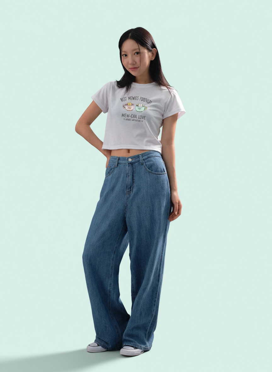 Cute Cat Lover Women's Crop Tee - Best Mewies Forever, Playful Tees, Animal Lover Gifts, Summer Fashion, Casual Tee